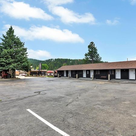 Lantern Inn Hill City Exterior photo